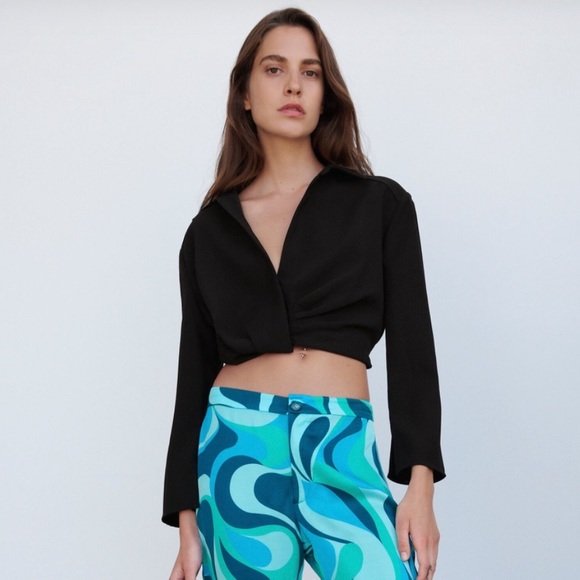 Zara Tops - NEW Zara Black Long Sleeve V Neck Crop Top Size Small